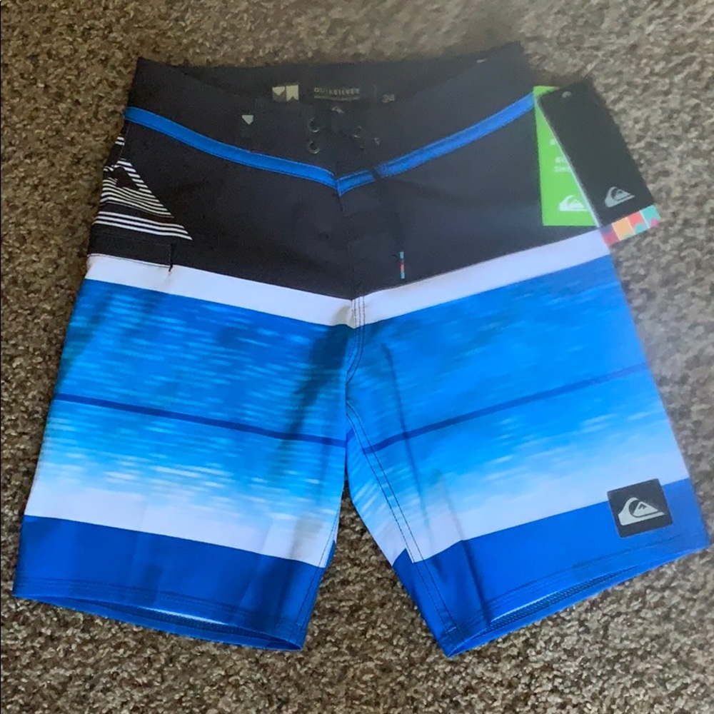 NEW Quicksilver kid  boardshorts